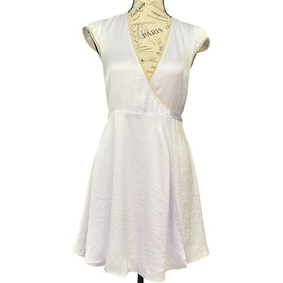 Aritzia Wilfred Mademoiselle Satin Dress in Lavender in Size XS - Picture 3 of 11